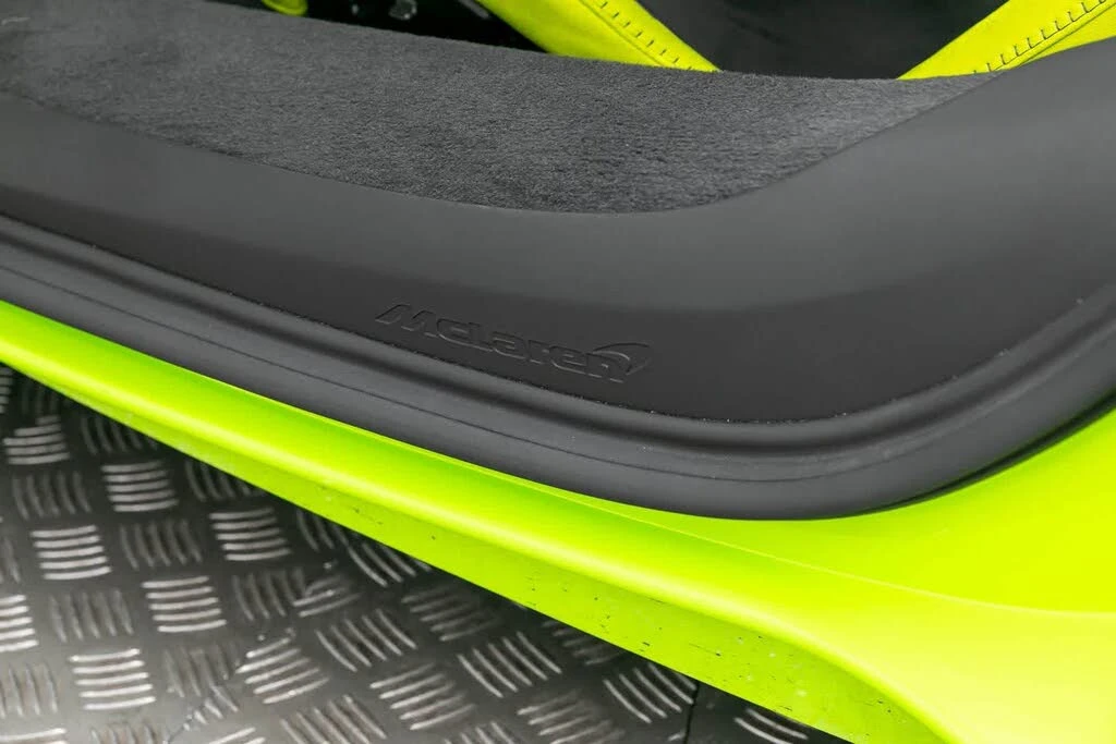 2026 McLaren Artura - Image 24 of 31