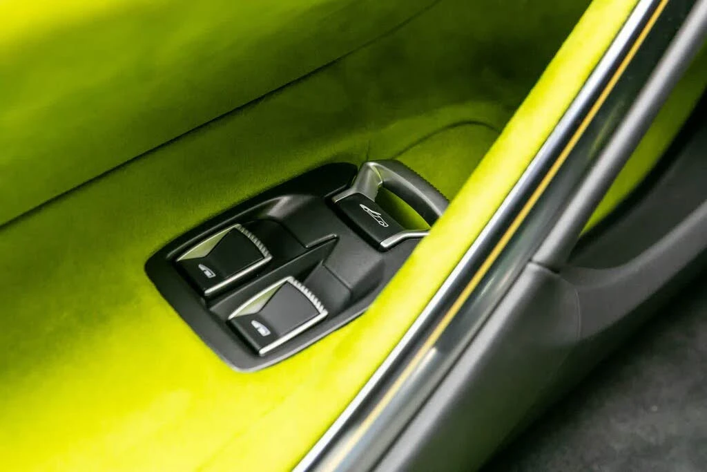 2026 McLaren Artura - Image 29 of 31