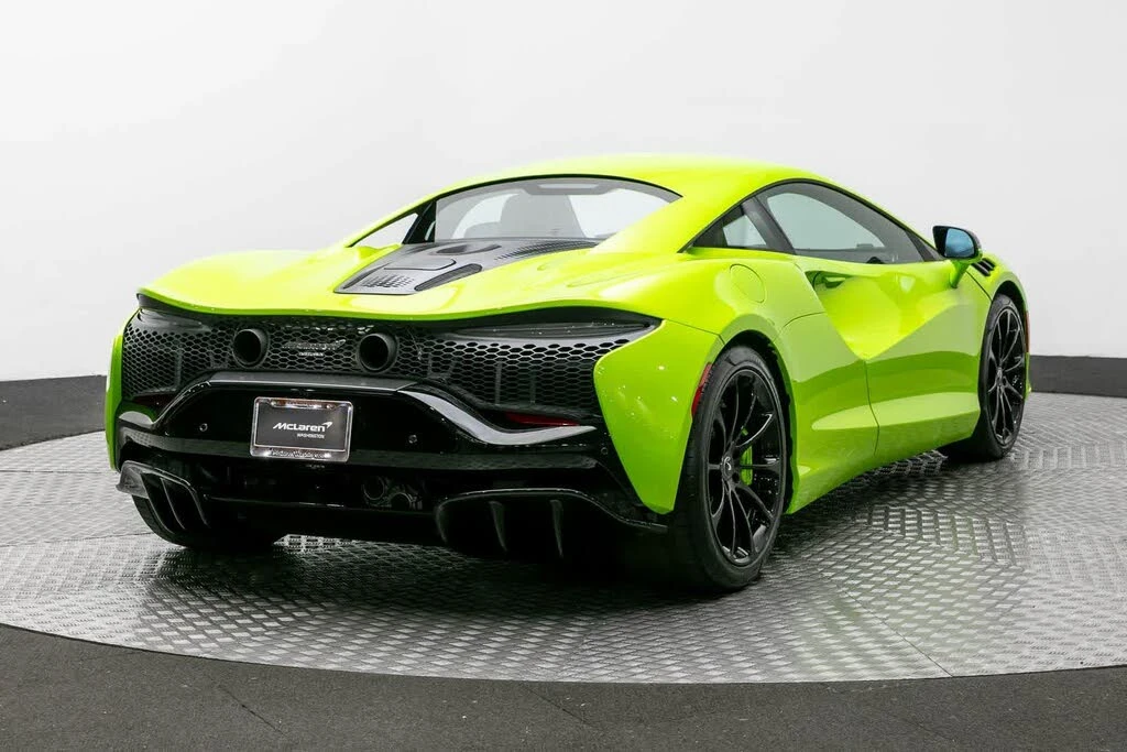 2026 McLaren Artura - Image 20 of 31