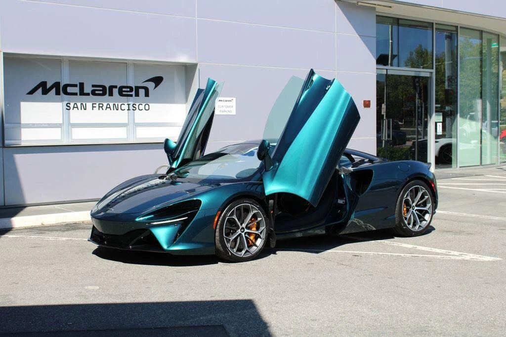 2026 McLaren Artura - Image 21 of 31