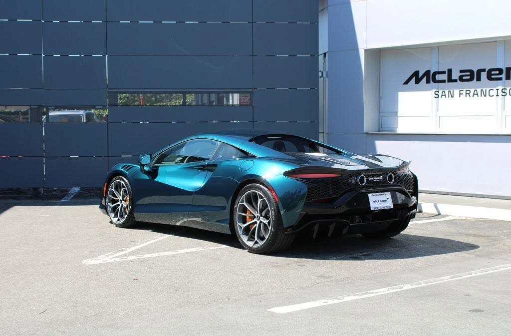 2026 McLaren Artura - Image 26 of 31