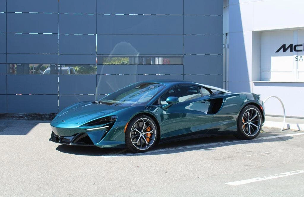 2026 McLaren Artura - Image 6 of 31