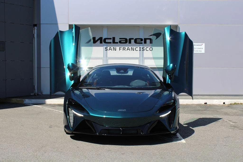 2026 McLaren Artura - Image 9 of 31