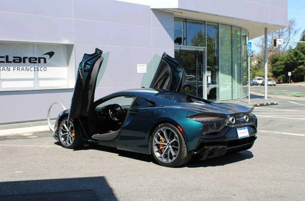 2026 McLaren Artura - Image 14 of 31