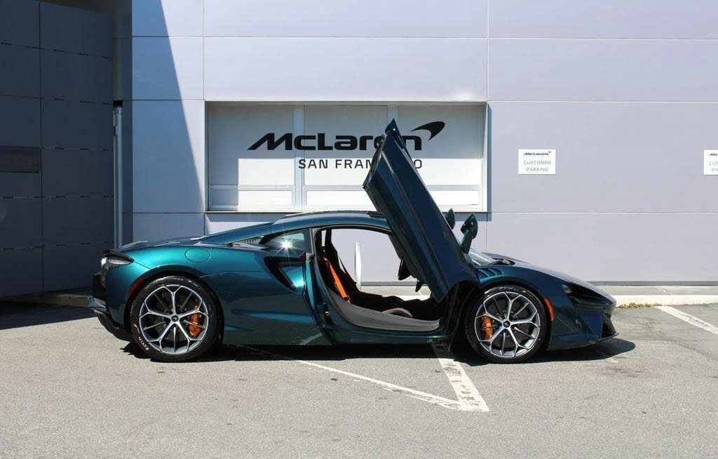 2026 McLaren Artura - Image 13 of 31