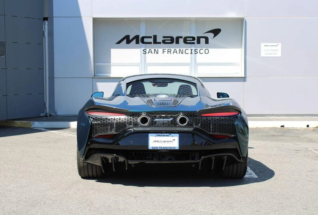 2026 McLaren Artura - Image 16 of 31