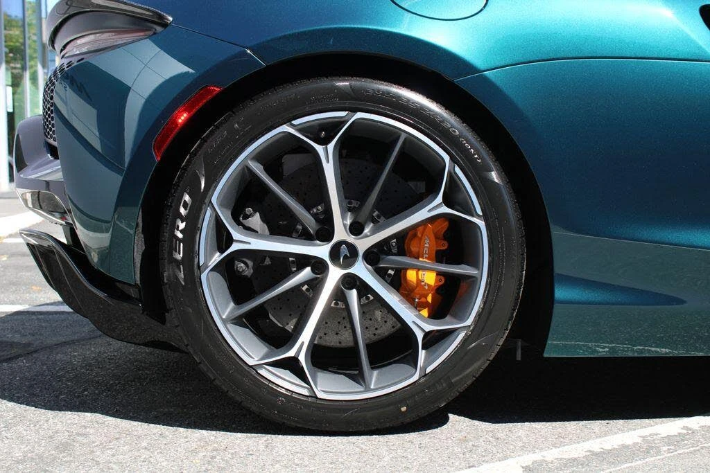 2026 McLaren Artura - Image 28 of 31
