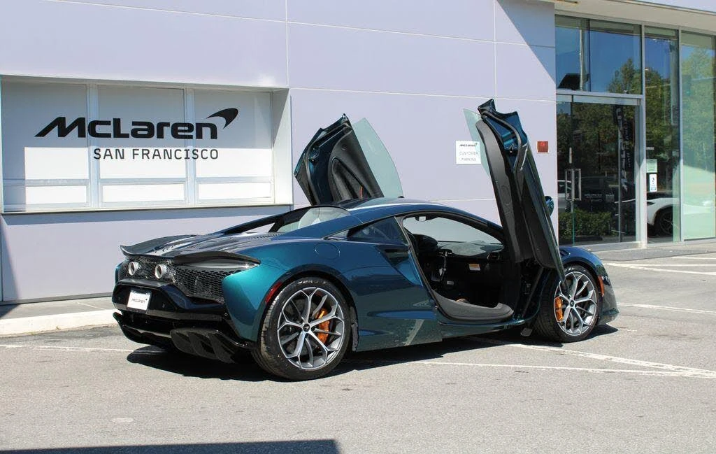 2026 McLaren Artura - Image 12 of 31