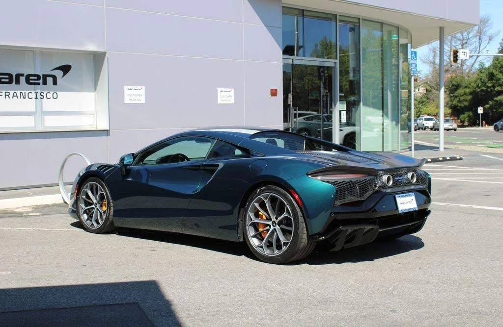 2026 McLaren Artura - Image 22 of 31