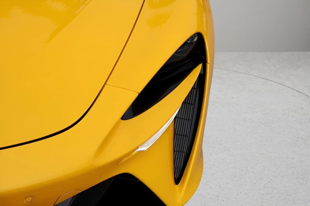 2026 McLaren Artura - Image 25 of 26