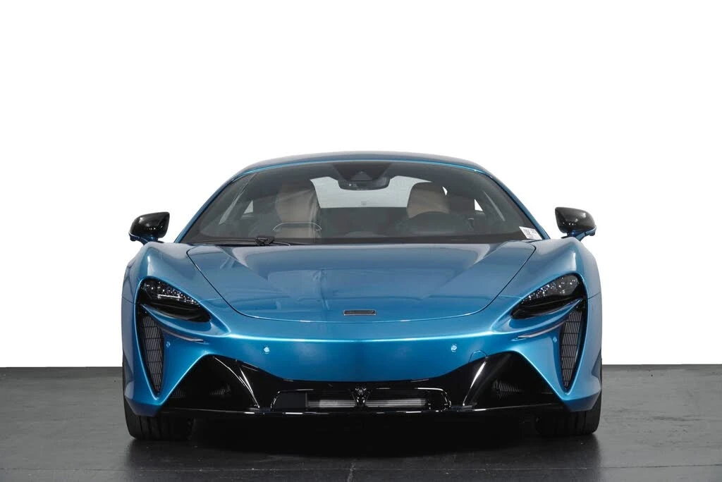 2026 McLaren Artura - Image 26 of 31