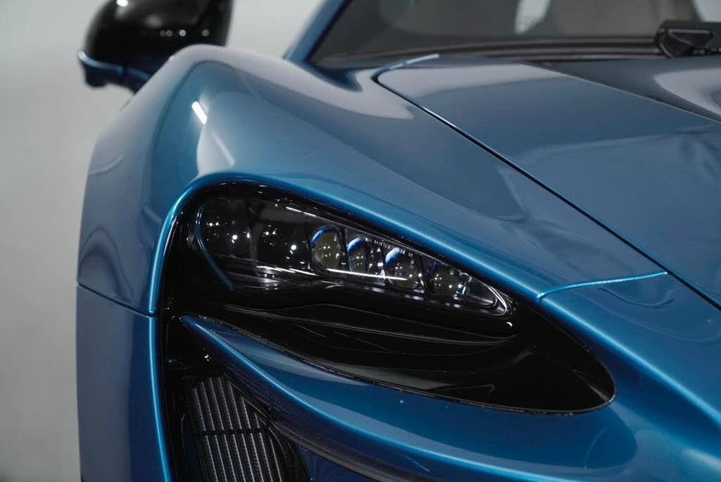2026 McLaren Artura - Image 15 of 31