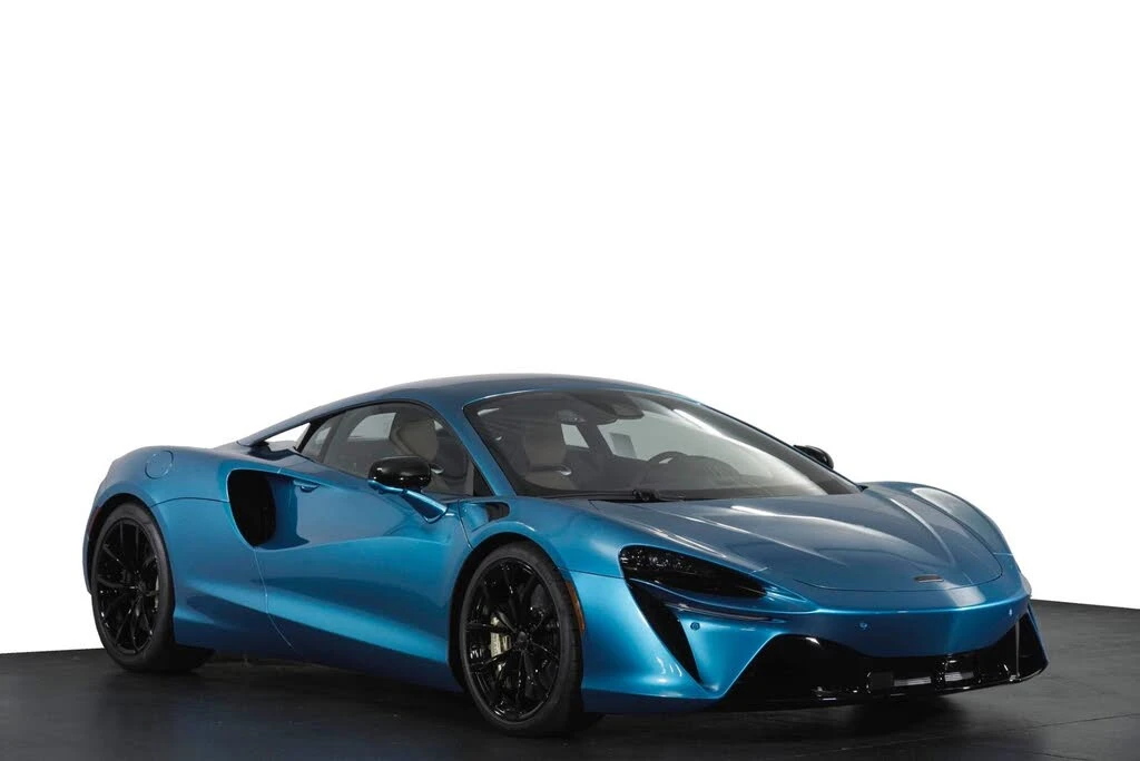 2026 McLaren Artura - Image 25 of 31