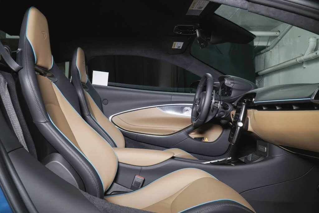 2026 McLaren Artura - Image 12 of 31