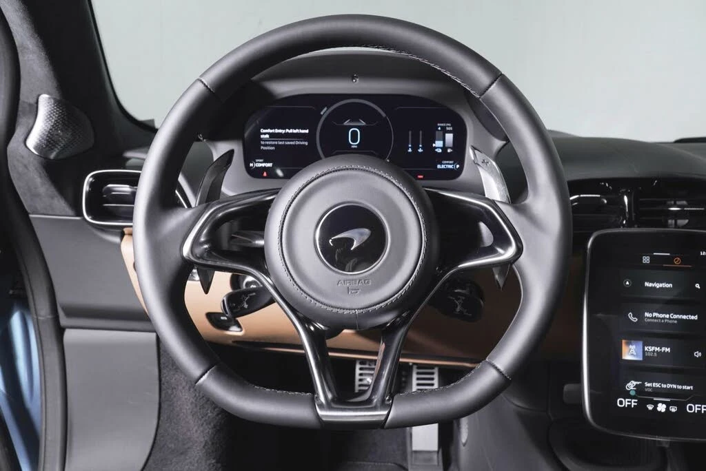 2026 McLaren Artura - Image 11 of 31