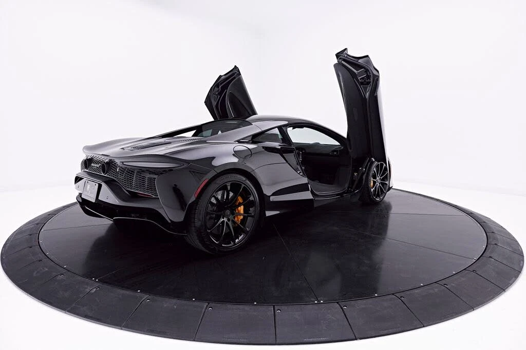 2026 McLaren Artura - Image 26 of 31