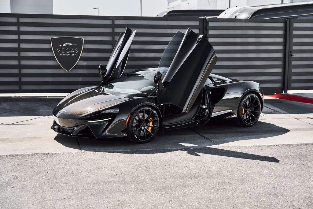 2026 McLaren Artura - Image 5 of 31
