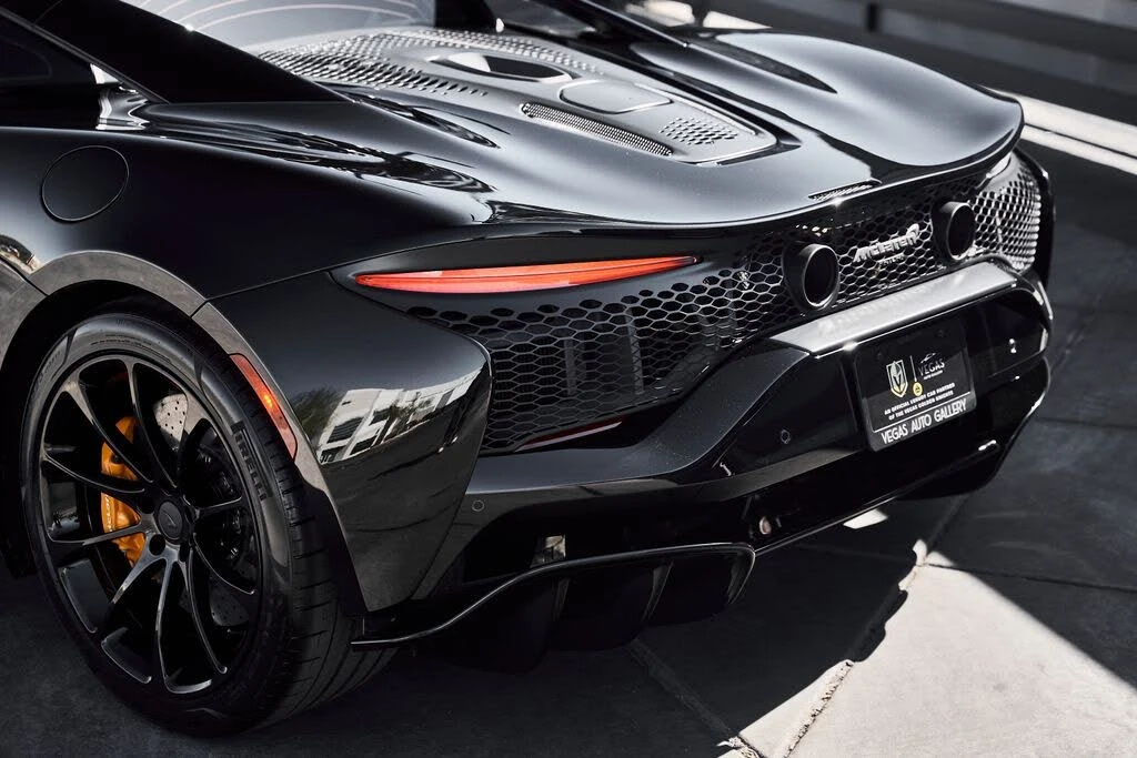 2026 McLaren Artura - Image 10 of 31