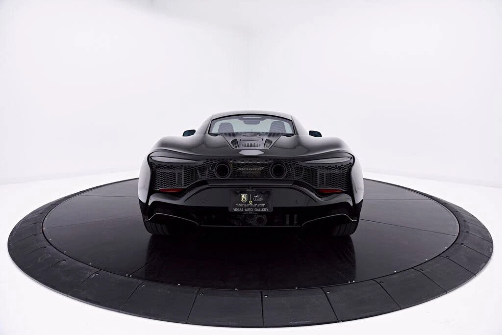 2026 McLaren Artura - Image 17 of 31