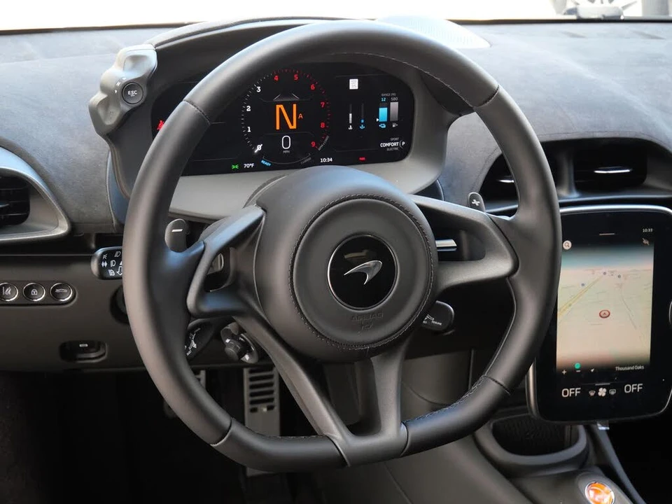 2026 McLaren Artura - Image 9 of 25