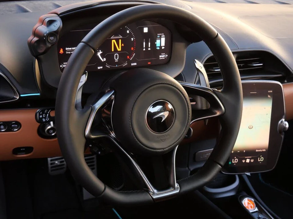 2026 McLaren Artura - Image 9 of 25