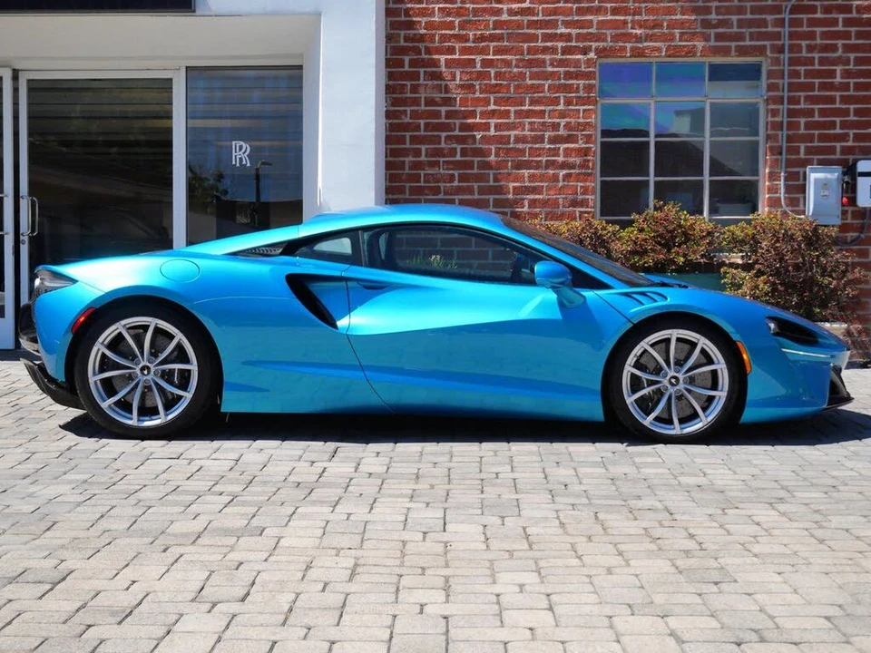 2026 McLaren Artura - Image 3 of 25