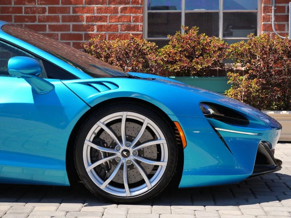 2026 McLaren Artura - Image 7 of 25
