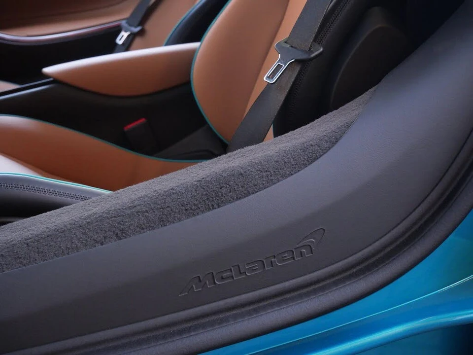 2026 McLaren Artura - Image 20 of 25