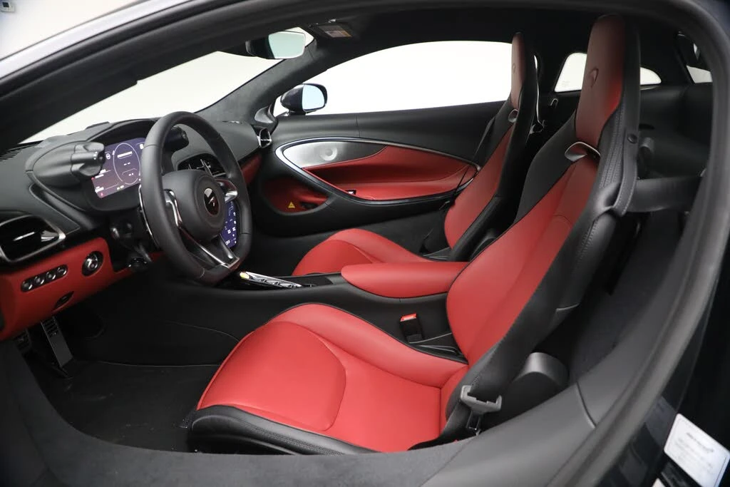 2026 McLaren Artura - Image 22 of 31