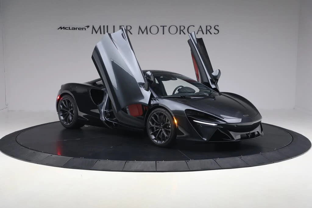 2026 McLaren Artura - Image 20 of 31