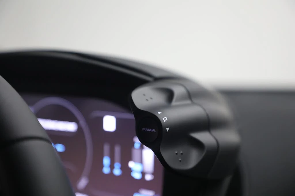 2026 McLaren Artura - Image 30 of 31