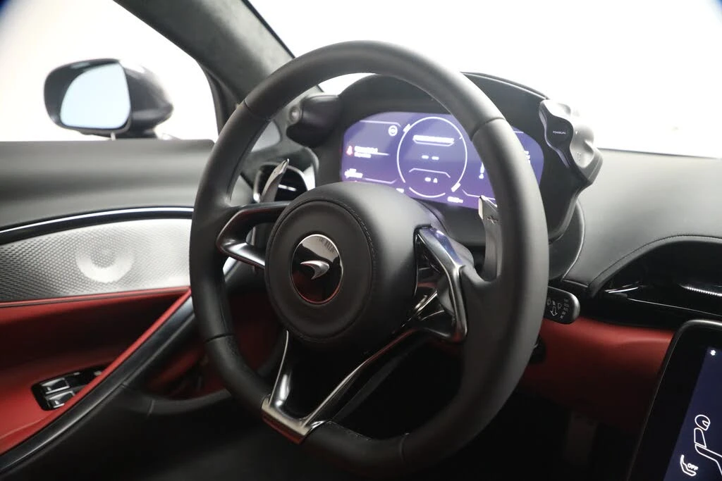 2026 McLaren Artura - Image 27 of 31