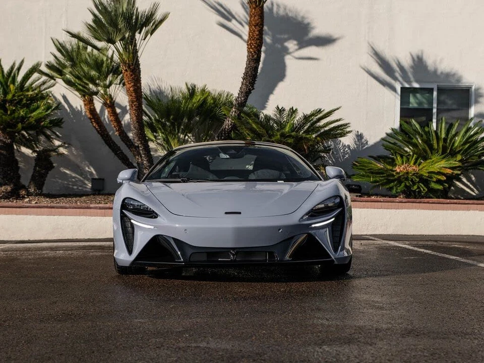 2026 McLaren Artura - Image 2 of 31