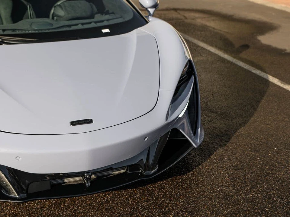 2026 McLaren Artura - Image 28 of 31
