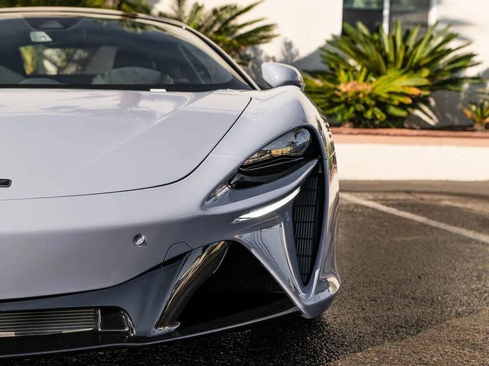 2026 McLaren Artura - Image 6 of 31