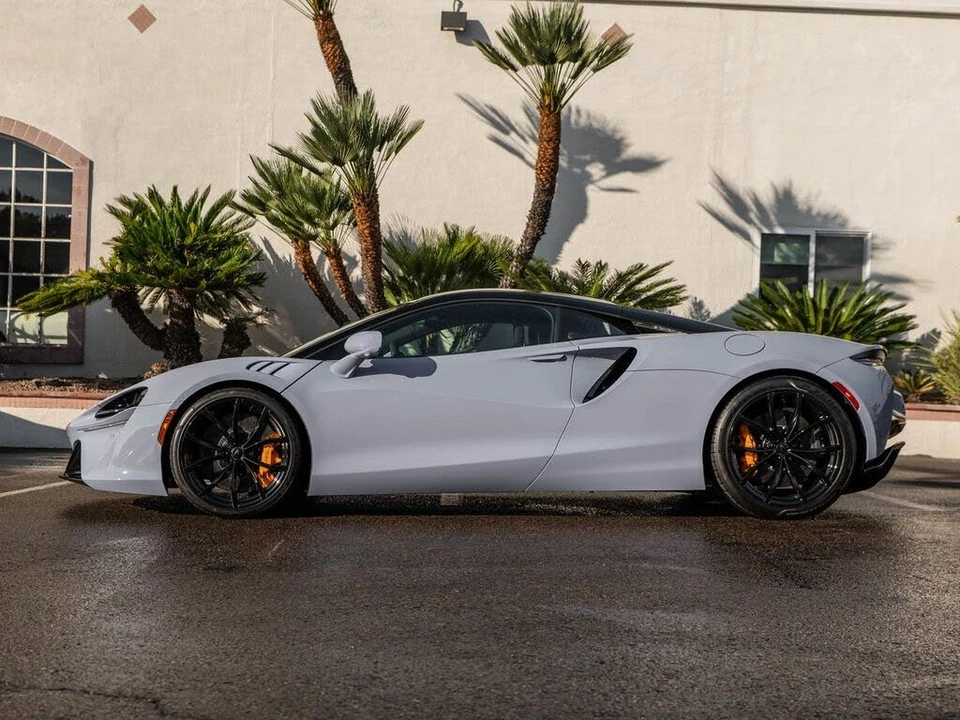 2026 McLaren Artura - Image 3 of 31