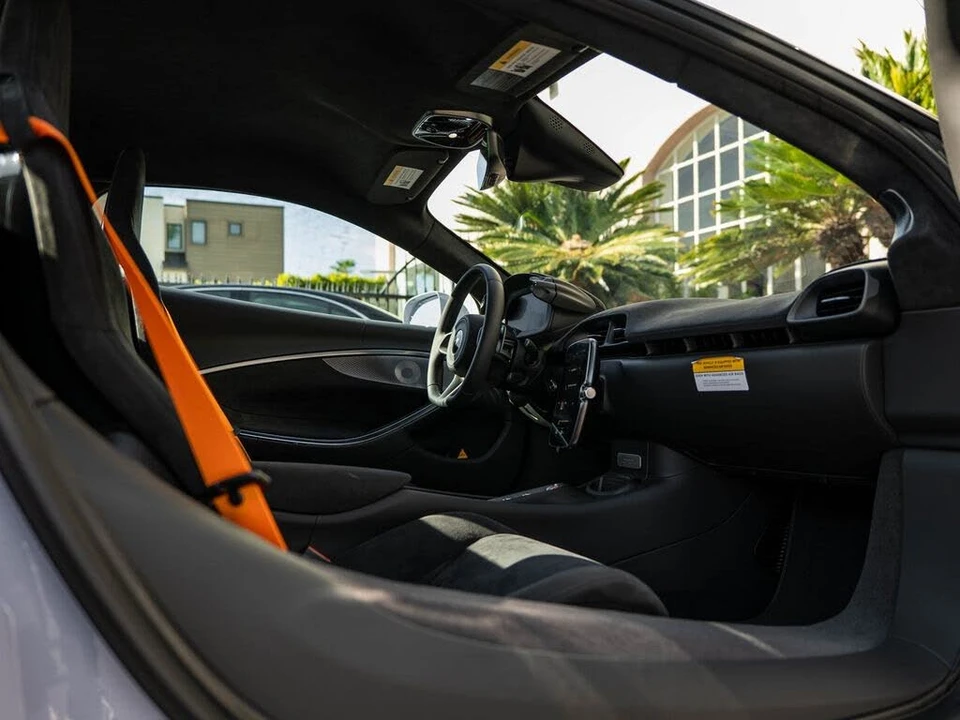 2026 McLaren Artura - Image 10 of 31