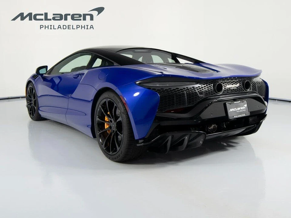2026 McLaren Artura - Image 7 of 31