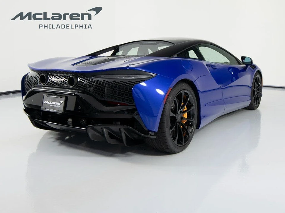 2026 McLaren Artura - Image 5 of 31