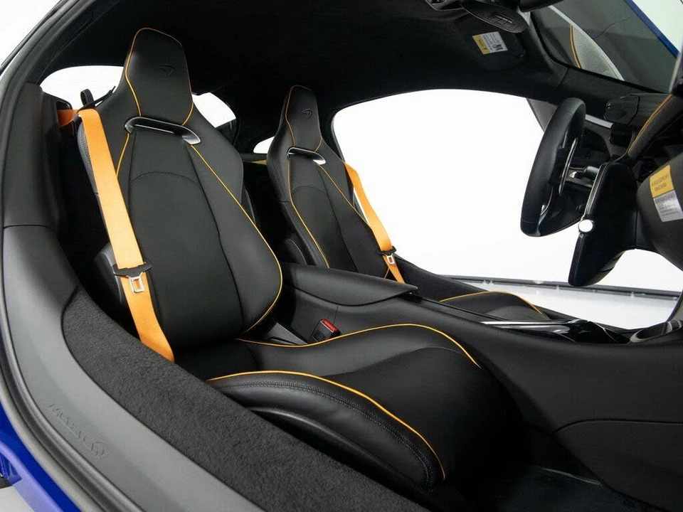 2026 McLaren Artura - Image 29 of 31