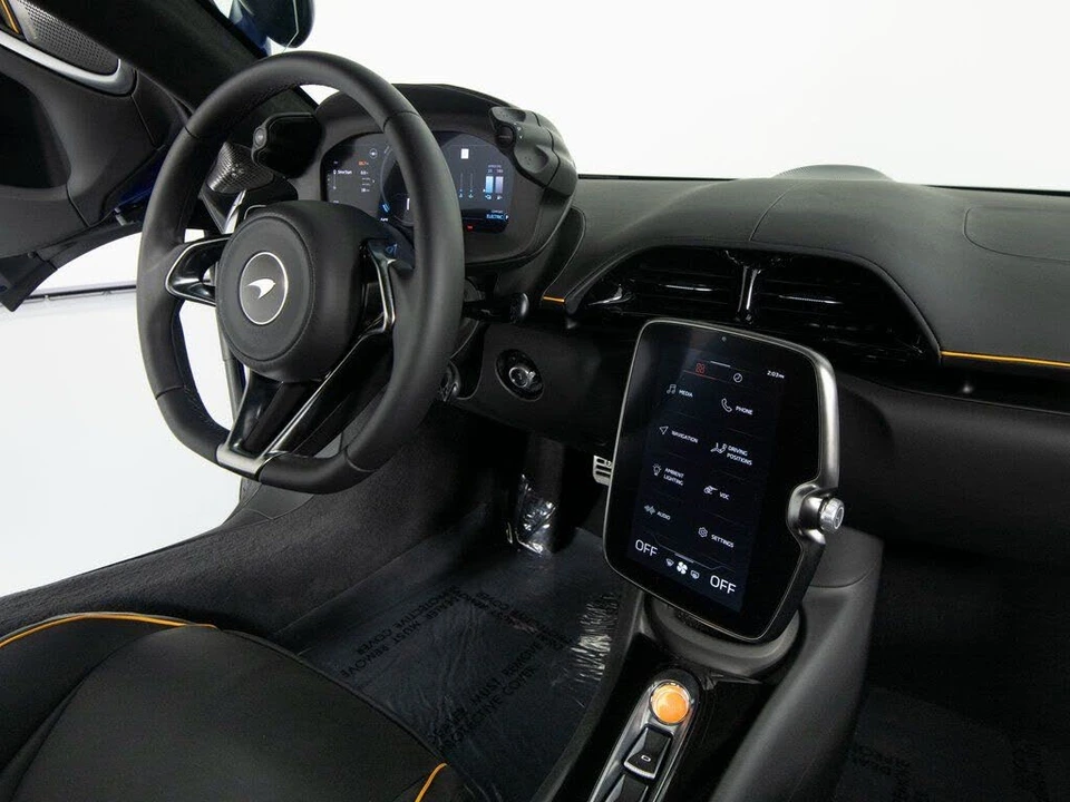 2026 McLaren Artura - Image 24 of 31