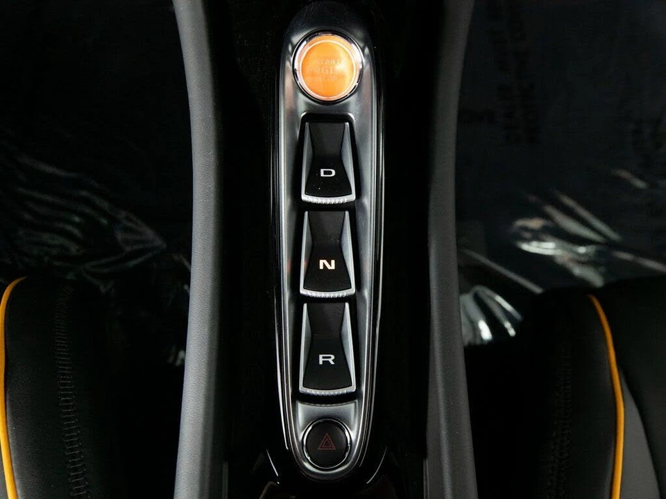 2026 McLaren Artura - Image 21 of 31