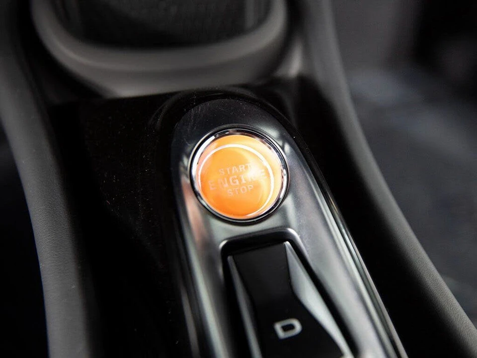 2026 McLaren Artura - Image 20 of 31