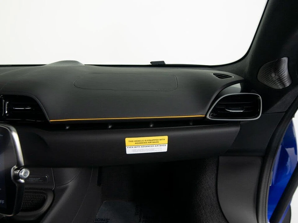 2026 McLaren Artura - Image 26 of 31