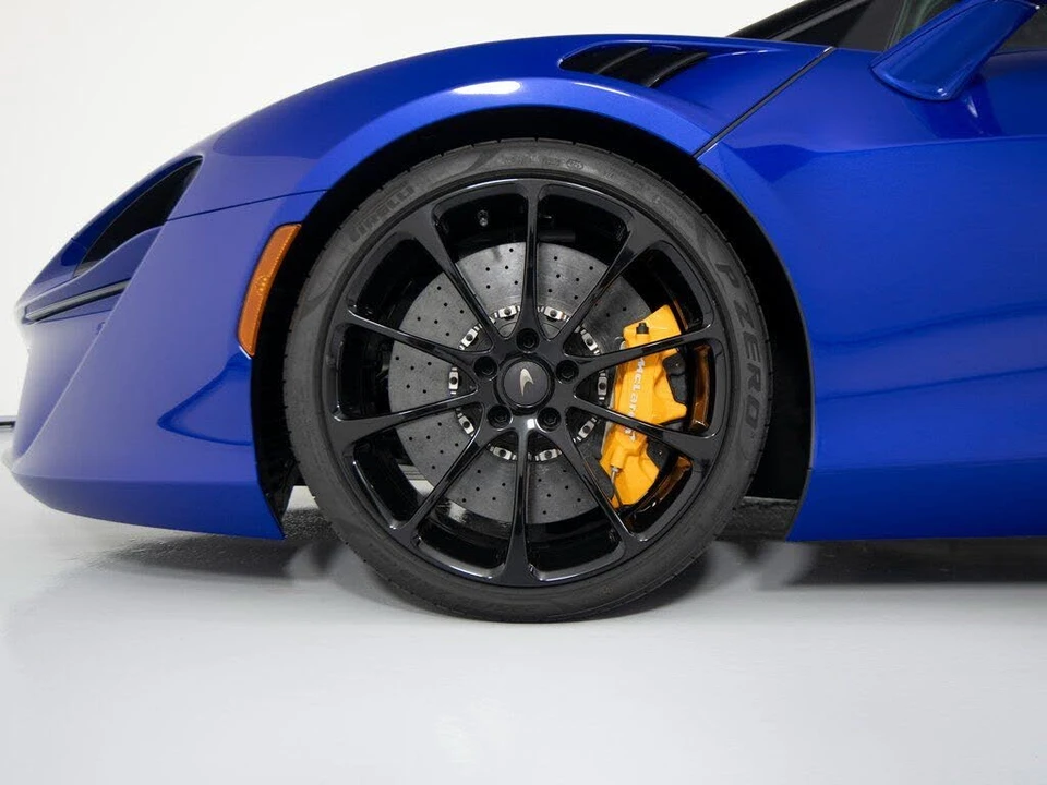 2026 McLaren Artura - Image 9 of 31
