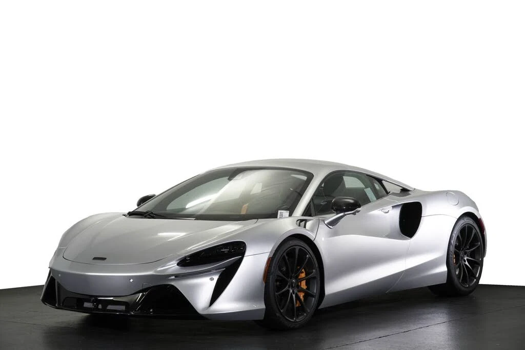 2026 McLaren Artura - Image 27 of 31