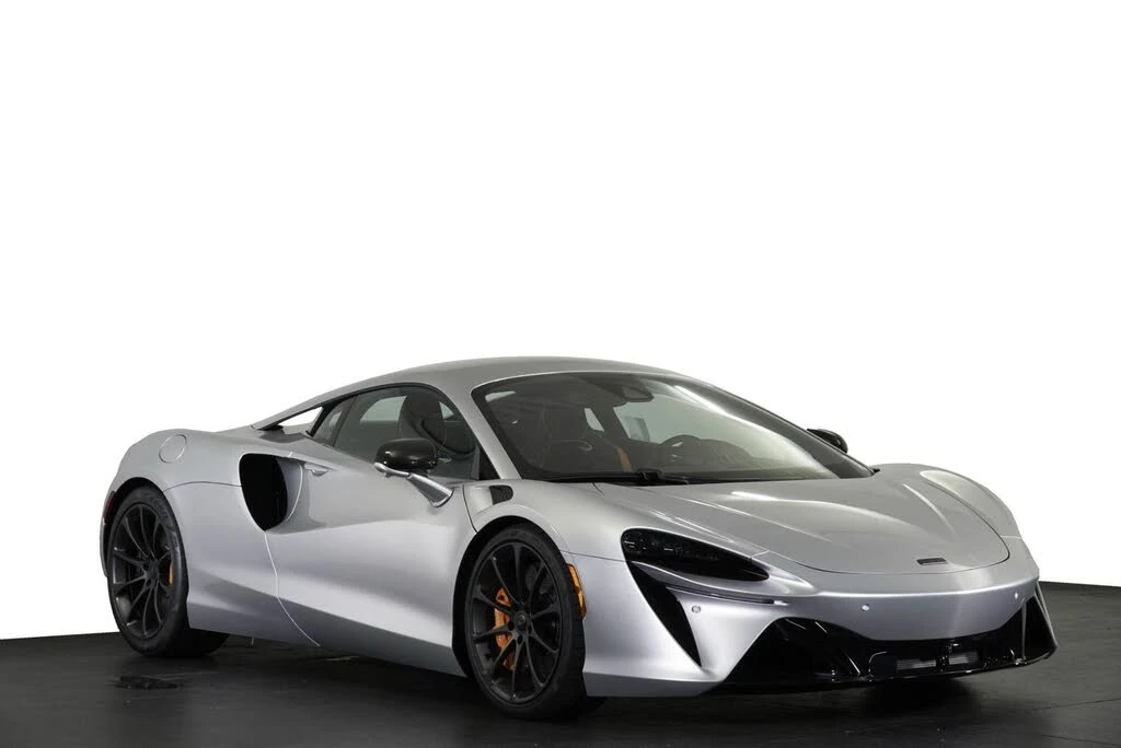 2026 McLaren Artura - Image 25 of 31
