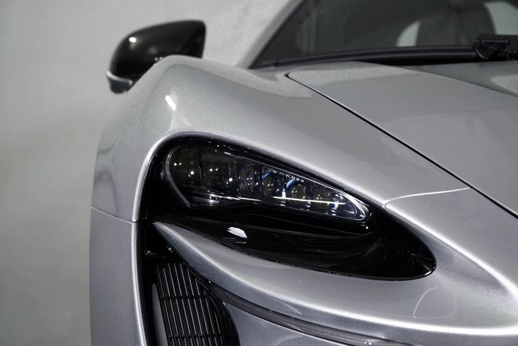 2026 McLaren Artura - Image 15 of 31