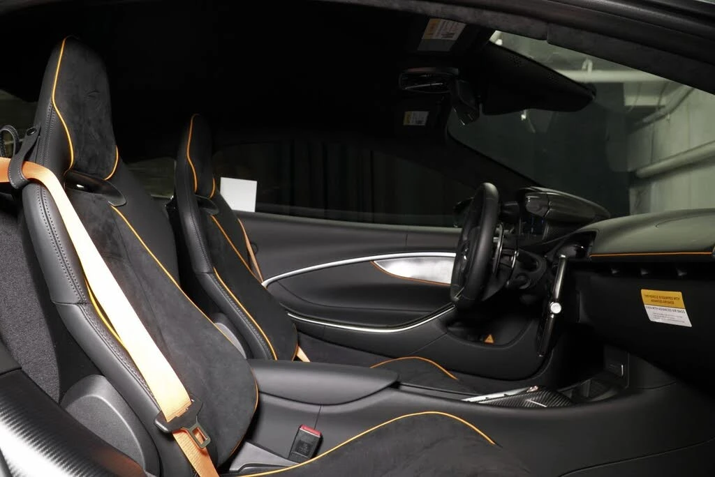 2026 McLaren Artura - Image 12 of 31