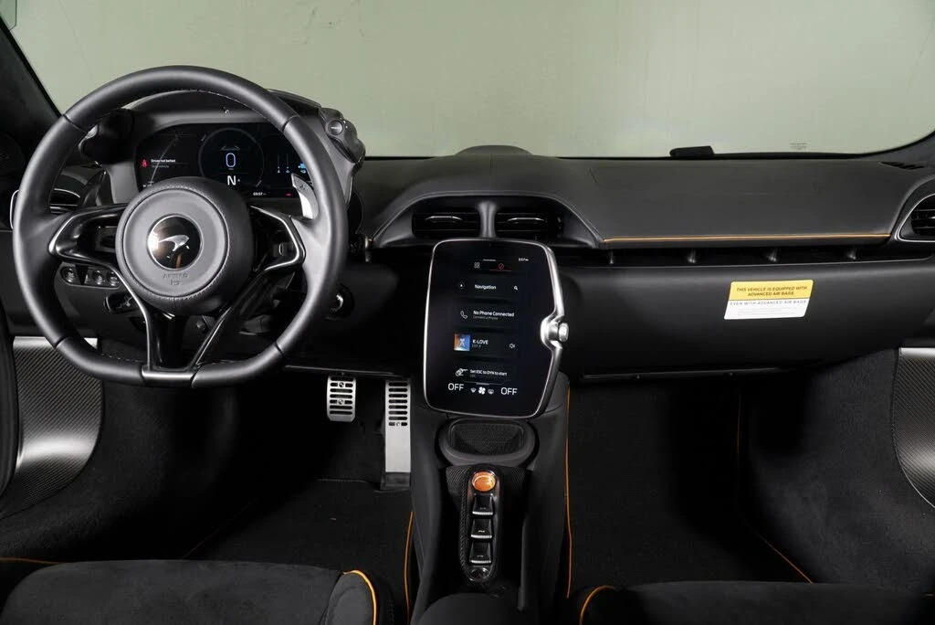 2026 McLaren Artura - Image 10 of 31